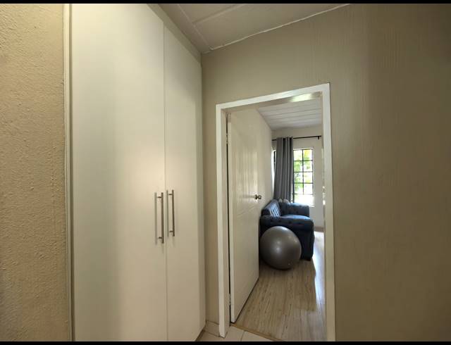 2 BEDROOM TOWNHOUSE FOR SALE IN BELLAIRS PARK